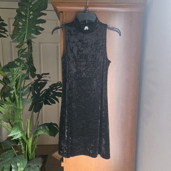 Mudd Black Velvet Dress - Picture 1 of 3